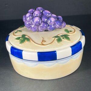 Bella Casa by Ganz Covered Trinket Dish/ Bowl 3D Grapes Lid Grapevines